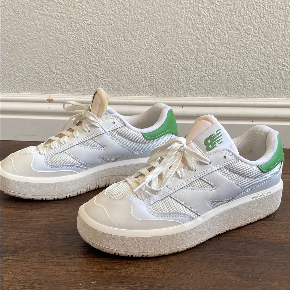 New Balance White and Green Sneakers - Picture 5 of 9